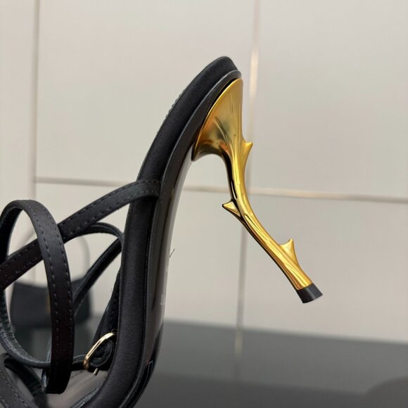 YSL Heel - Picture 6 of 6